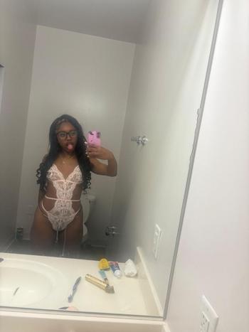 Charm, 20  female escort, Annapolis